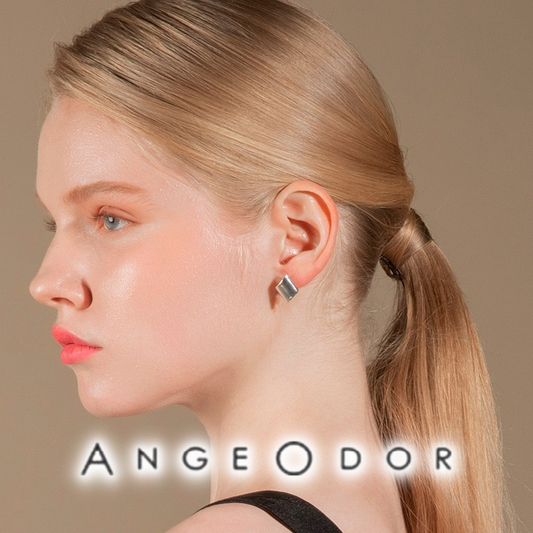ANGEODOR シンプルスタッドピアス